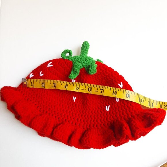 Crocheted Strawberry Bucket Hat New - Picture 11 of 11